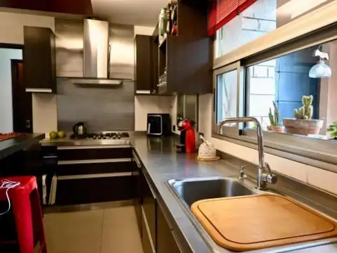 OPORTUNIDAD CASA 7 AMBIENTES EN CIUDAD JARDÍN CON PILETA