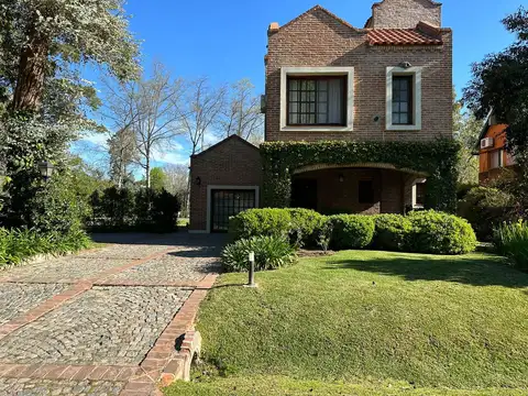 VENTA CASA 4 AMB LAS PRADERAS DE LUJAN