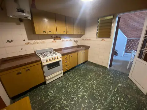 Depto Tipo Casa en Venta 50 años