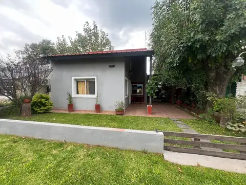 VENTA CASA COUNTRY RODA COCHERA TECHADA PARRILLA 3 HABITACIONES PATIO JARDIN AMENITIES