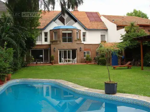 Casa con pileta en venta y alquiler en Martínez, Vias/Libert., San Isidro