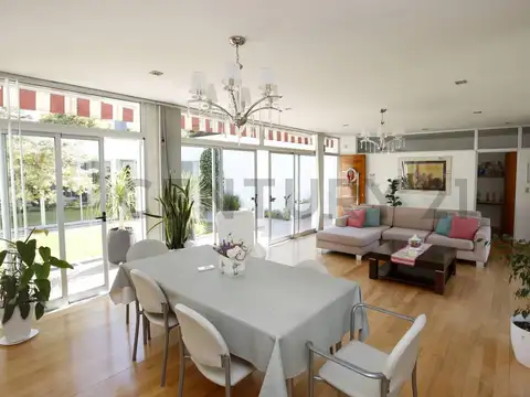CASA EN VENTA CITY BELL 3 DORMITORIOS
