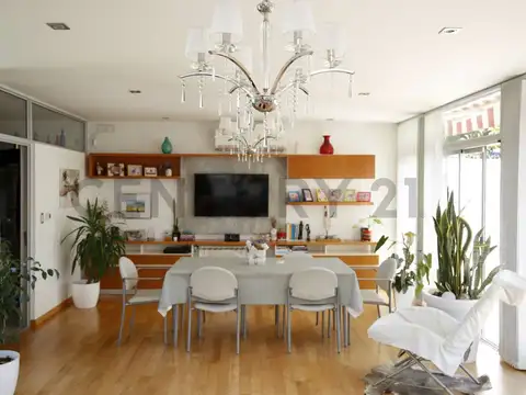Calle 21D entre 450 Y 451 2500, Piso 0