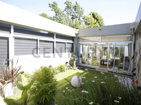 CASA EN VENTA CITY BELL 3 DORMITORIOS