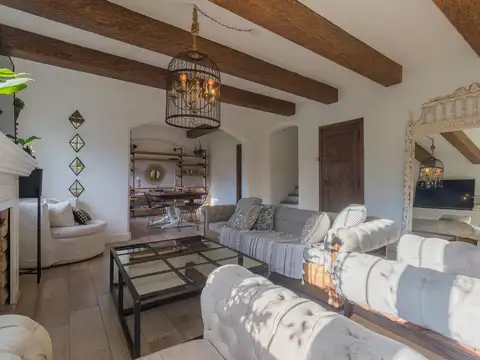 Importante chalet del barrio Playa Grande, completamente reciclado. TOUR VIRTUAL. VENDIDO