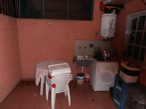 Depto Tipo Casa 2 ambientes con 1 baño