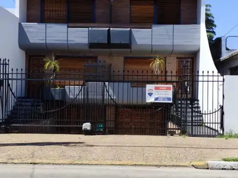 VENTA TRIPLEX 5 AMBIENTES LOMAS DEL MIRADOR