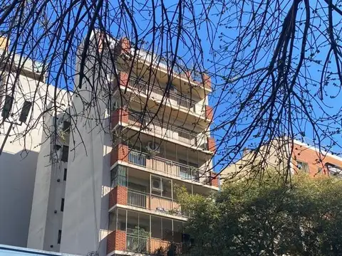 Piso 4 ambientes mas dep/de servicio, cochera y baulera