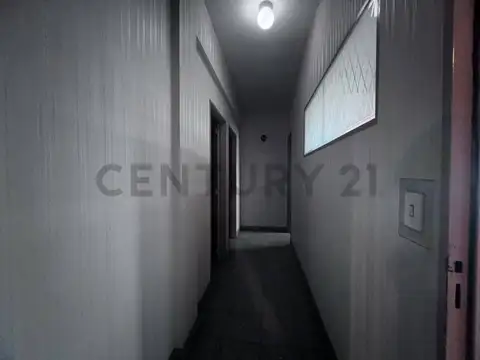 VENTA CASA 4 AMBIENTES CASTELAR NORTE COCHERA PARQUE