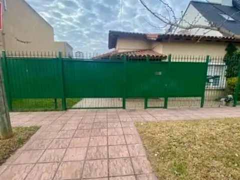 Casa - Venta - Argentina, Castelar - Rodriguez Peña 1500