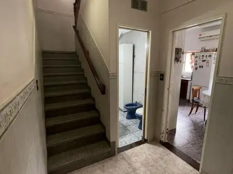 Venta de casa 4 ambientes con cochera y quincho en Lanus