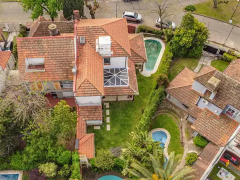 Casa 5 ambientes con 2 baños