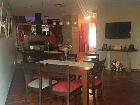 Casa 5 ambientes con 4 baños