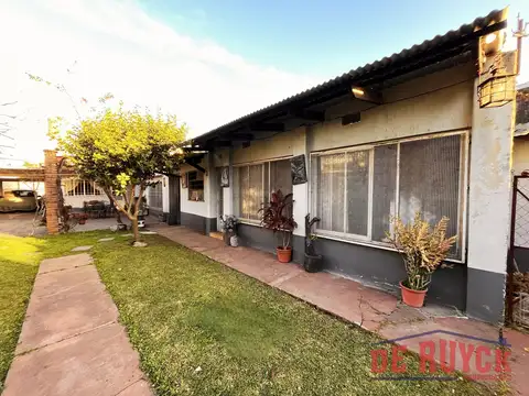 Casa sobre gran lote