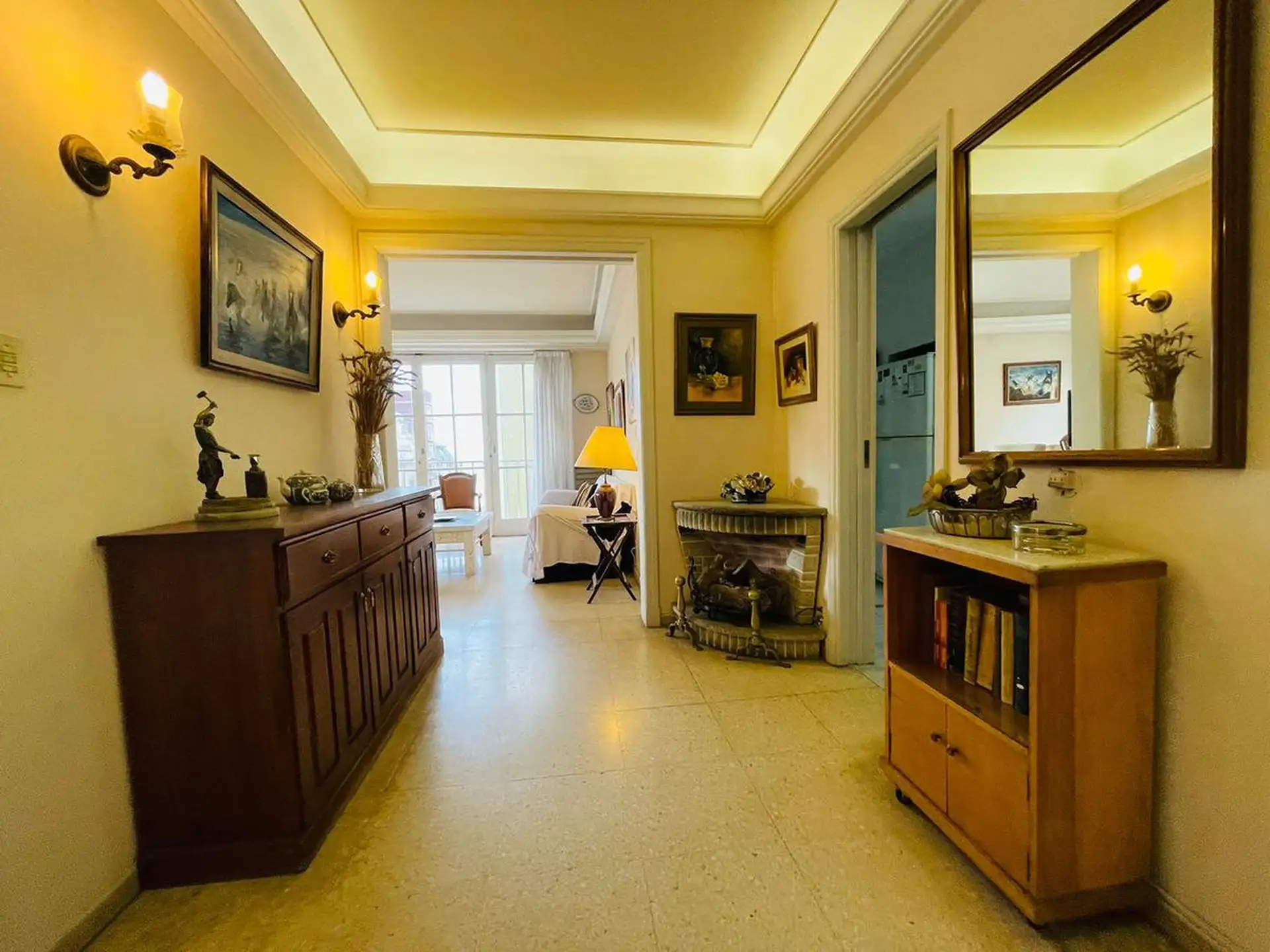 Departamento en Av Colon de cuatro ambientes con dependencia