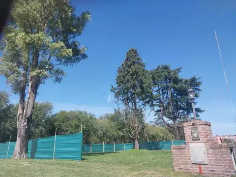 Lote en venta en La Asunción con platea y planos aprobados