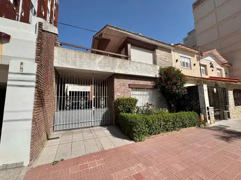 PH 3 AMBIENTES AL FONDO - BARRIO LA PERLA