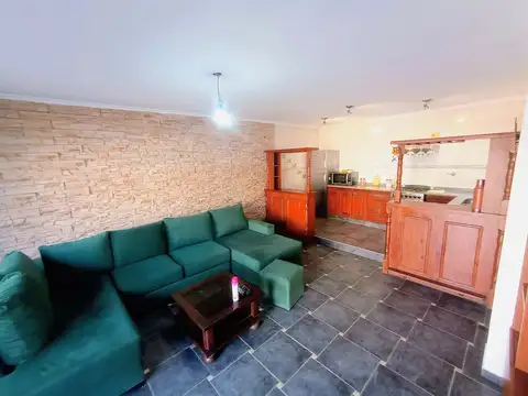 Depto Tipo Casa 4 ambientes con 2 baños