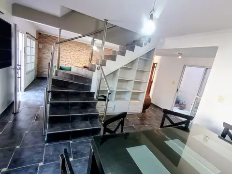 Depto Tipo Casa en Alquiler de 4 ambientes