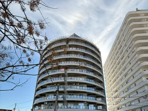 Departamento dos ambientes a estrenar. Apto profesional.