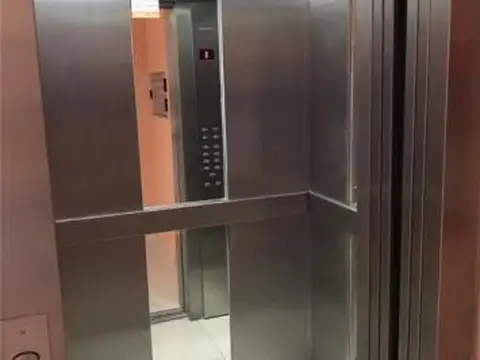 Av. Sarmiento 700, Piso 4