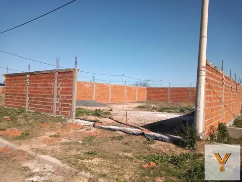 Terreno en Venta en Villa Elvira, USD 17.000