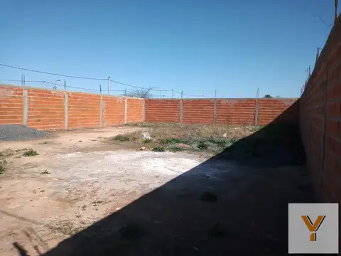 Las Cortaderas - 4 e/ 628 Bis y 629