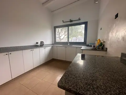 Casa en Alquiler de 3 dormitorios