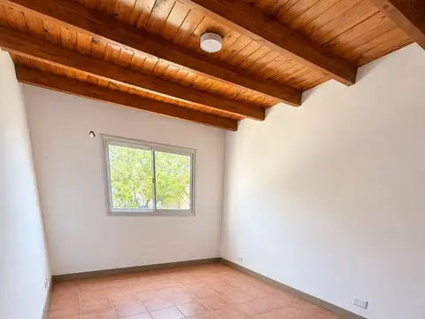 Depto Tipo Casa en Alquiler de 2 dormitorios
