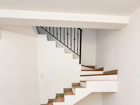 Depto Tipo Casa en Alquiler con 1