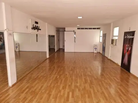 Oficina muy Luminosa con Balcón en Venta - Centro (Capital Federal)