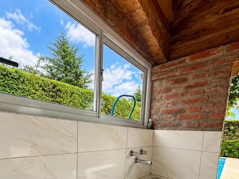 Casa en Alquiler en Country Club Banco Provincia, USD 3.000