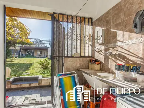 Casa Lote Propio 8,66 X 44 Parque y Pileta