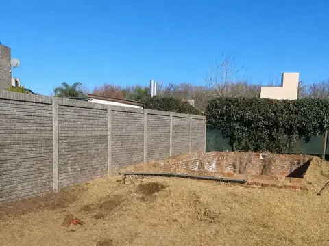 VENTA LOTE  EN FUNES 217M2 