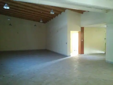 Local en Venta en Cinco Esquinas, USD 125.000