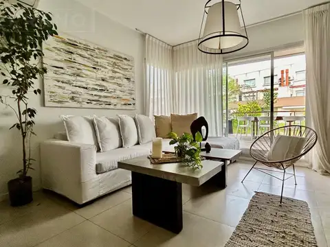 VENTA Triplex de 3 dormitorios sobre al agua en Sendero Nordelta.