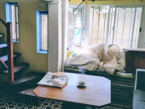 Casa 2 ambientes con 1 baño