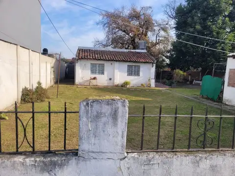 Casa en venta lote doble frente 600m2 totales