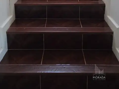 Casa en Alquiler con 2 cocheras