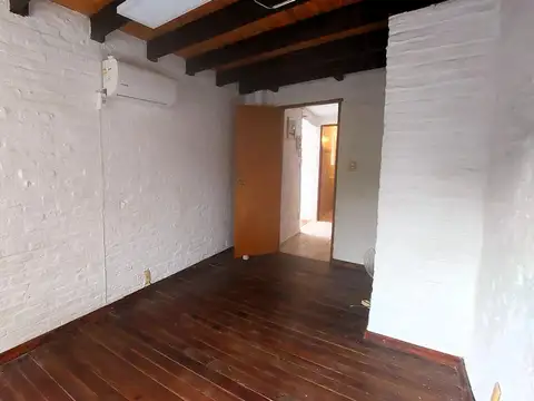 Casa 5 ambientes con 1 baño
