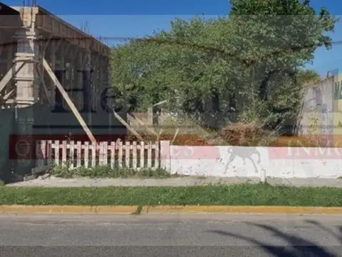 GRAN LOTE A UNA CUADRA DE LA PLAYA