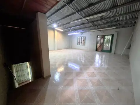 DEPOSITO EN 2 PLANTAS + VIVIENDA 2 AMB + GALPON FONDO