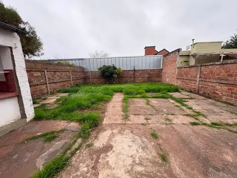 Casa 4 ambientes con 1 baño