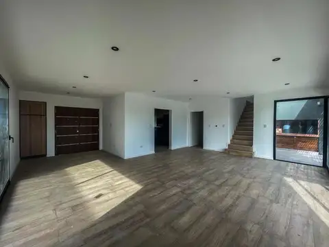 Casa en Alquiler de 4 dormitorios