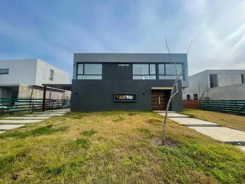 Propiedad en Puertos del Lago - Acacias