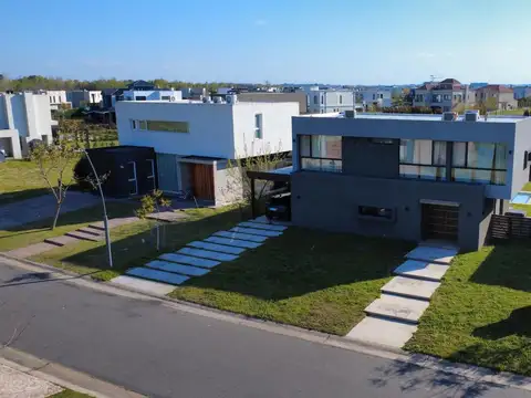 Casa en Alquiler de 4 dormitorios