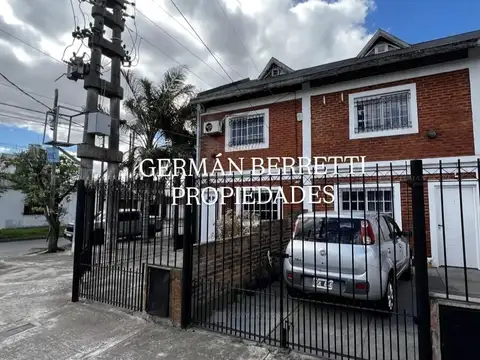 Departamento Triplex  en Alquiler en Remedios De Escalada, Lanús, G.B.A. Zona Sur