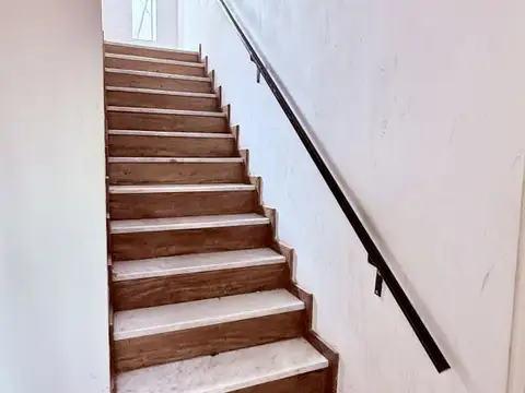 Depto Tipo Casa en Venta de 6 ambientes