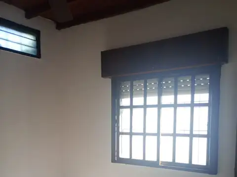 Depto Tipo Casa en Alquiler en Sarandi, $ 340.000