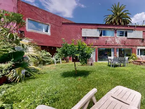Casa en Venta con 2 cocheras